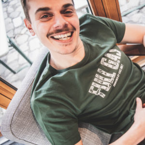 T-shirt-Full-groen-grijs-detail-1-1.jpg