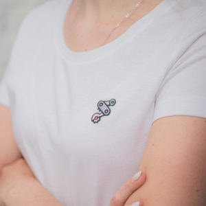 women's t-shirt-derailleur-detail-1.jpg