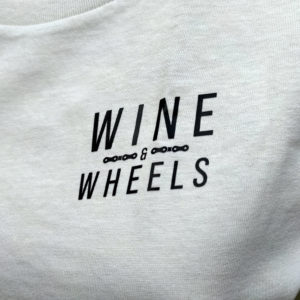 T-shirt dames wine & wheels vintage white sfeer