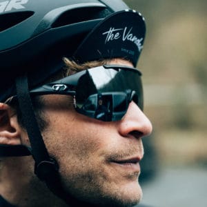 Casquette cycliste noire photo de détail
